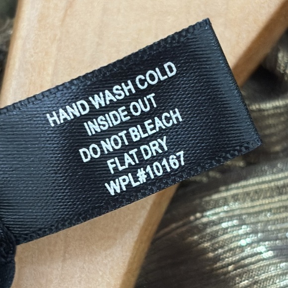 AQUA Metallic Lamé Mini Dress Sleeveless Smocked Ruffle Size Small - Picture 11 of 14